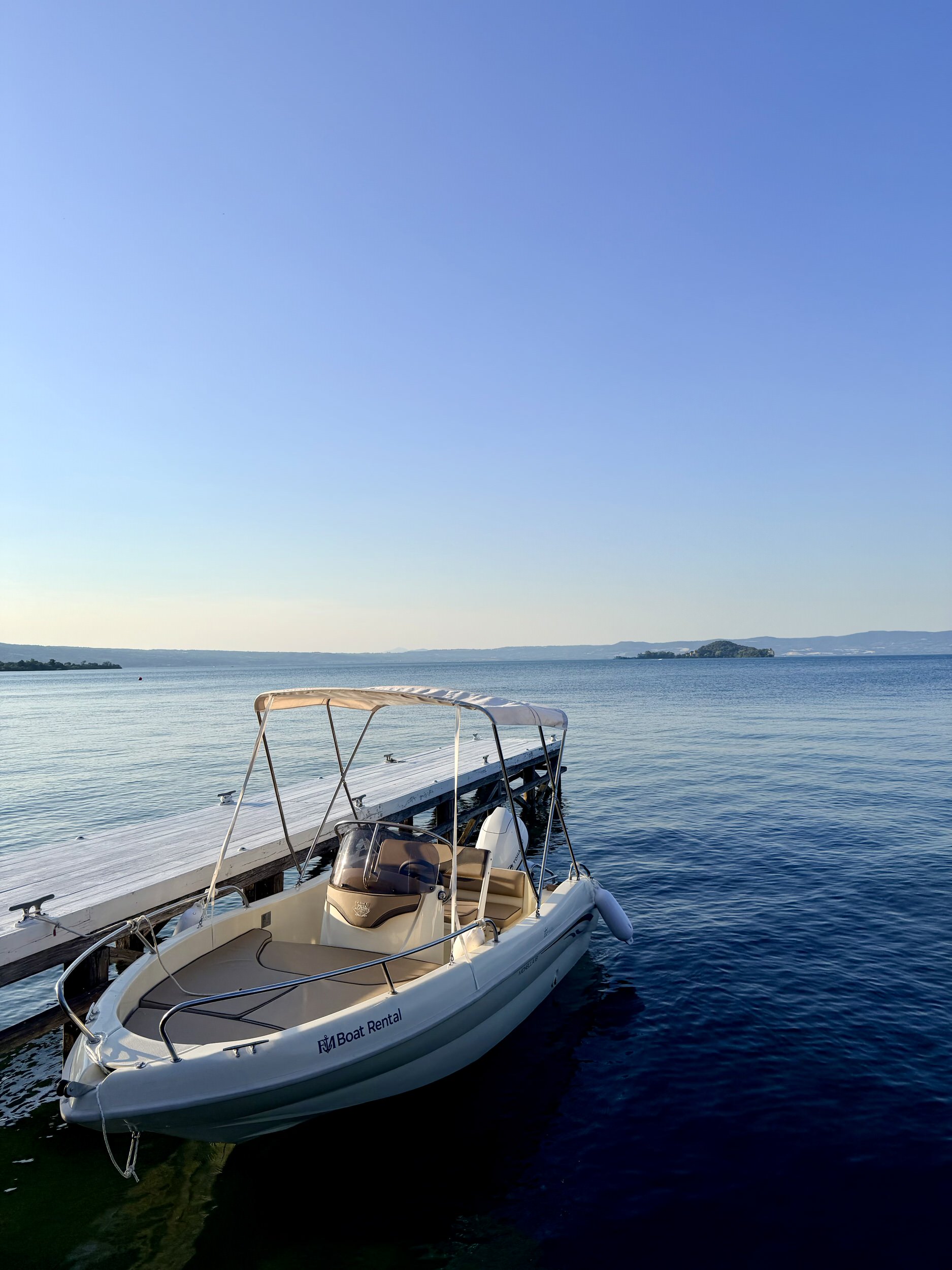 Imbarcazione per esplorare il Lago di Bolsena