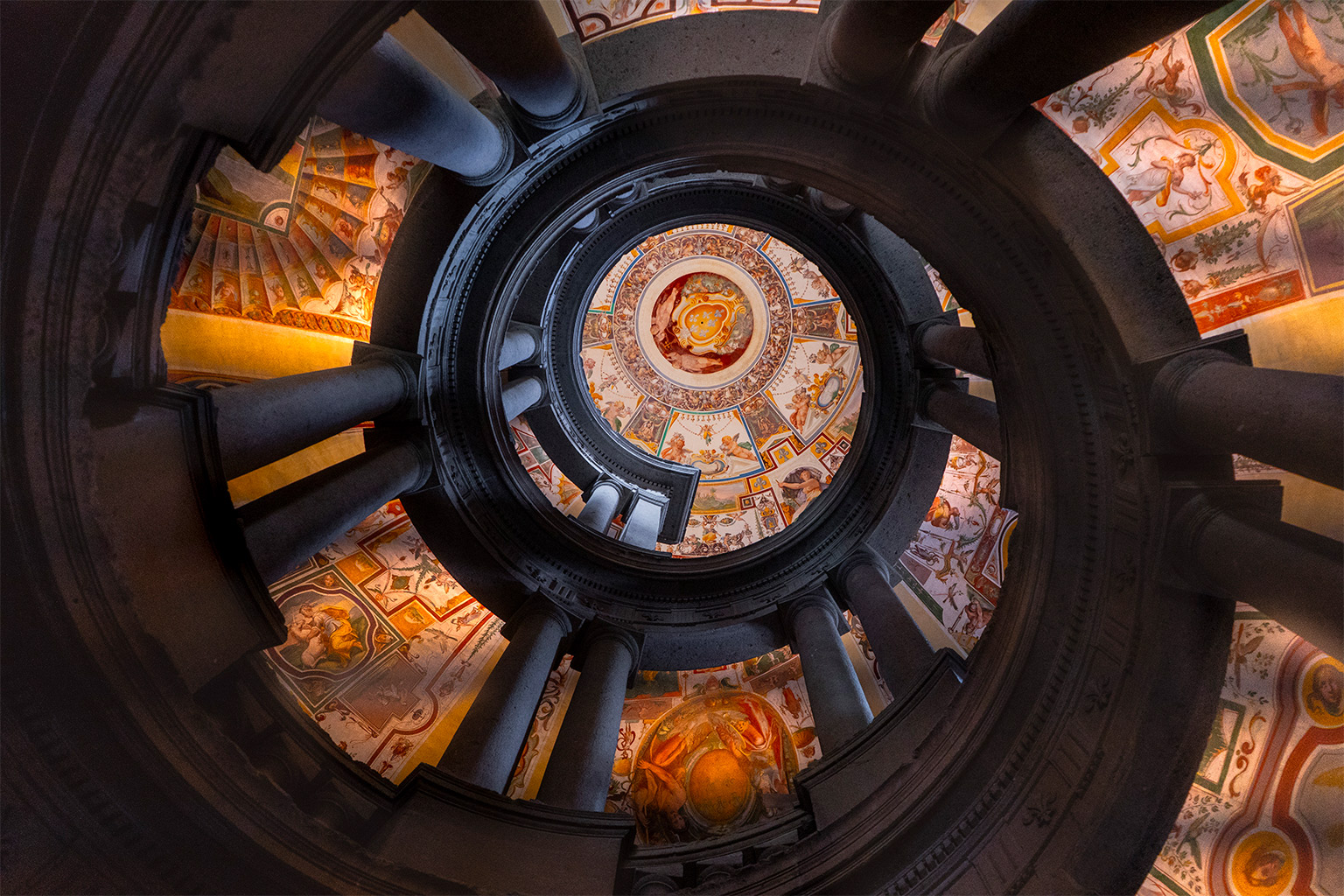 La Scala Regia elicoidale di Palazzo Farnese