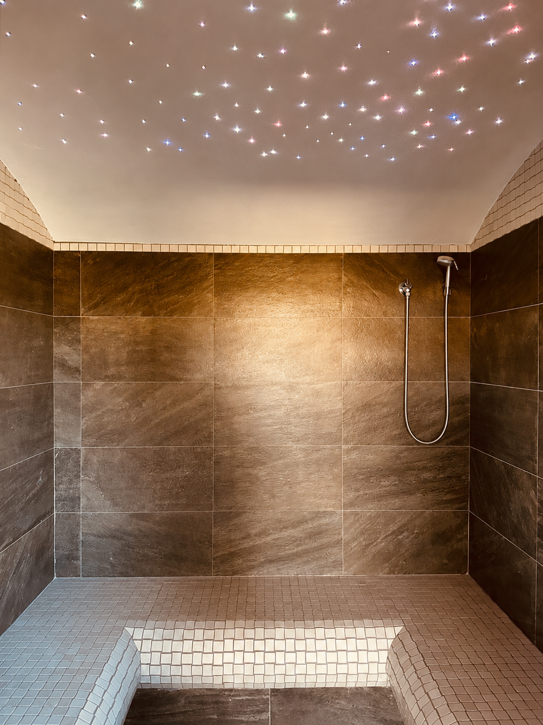 Doccia emozionale della SPA con cielo stellato